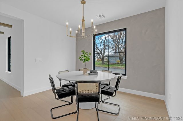 190 E Freeport Street, Broken Arrow, OK 74012