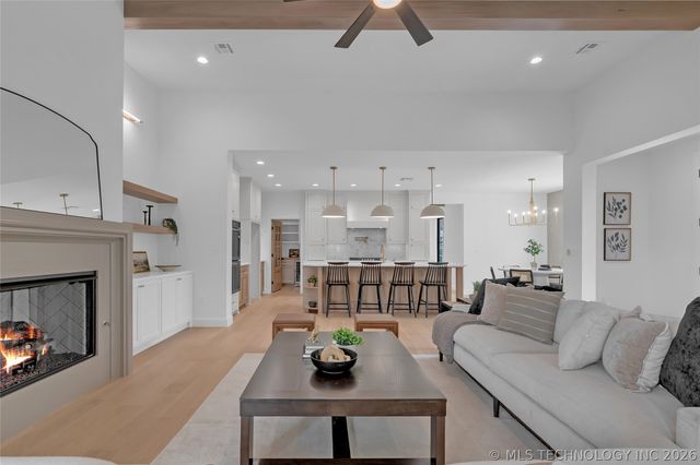 190 E Freeport Street, Broken Arrow, OK 74012