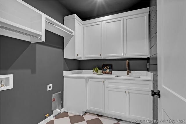 190 E Freeport Street, Broken Arrow, OK 74012