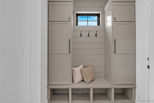 190 E Freeport Street, Broken Arrow, OK 74012