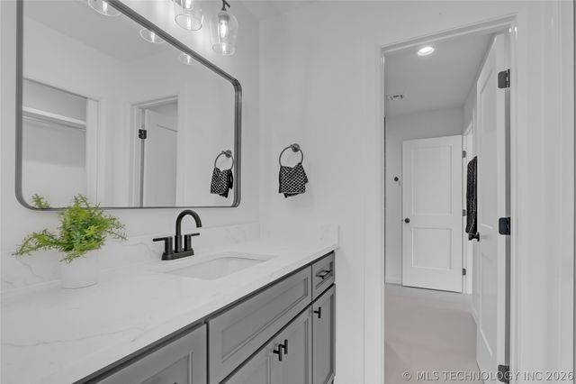 190 E Freeport Street, Broken Arrow, OK 74012