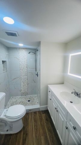8345 SUNRISE LAKES Boulevard 304, Sunrise, FL 33322