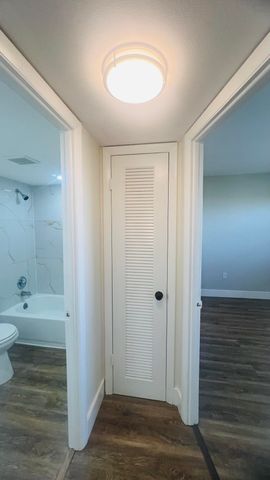 8345 SUNRISE LAKES Boulevard 304, Sunrise, FL 33322
