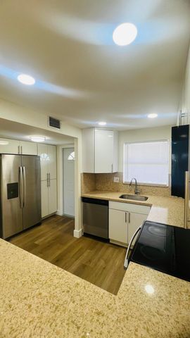 8345 SUNRISE LAKES Boulevard 304, Sunrise, FL 33322