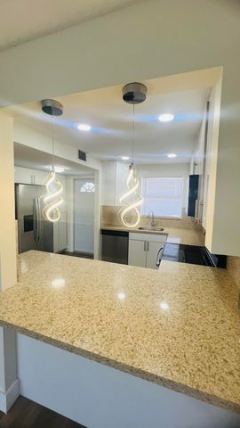 8345 SUNRISE LAKES Boulevard 304, Sunrise, FL 33322