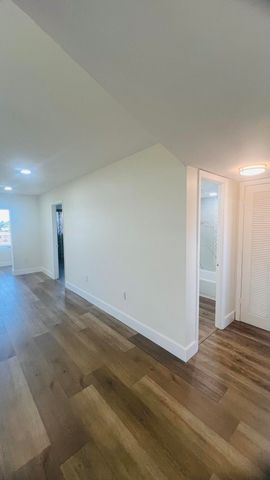 8345 SUNRISE LAKES Boulevard 304, Sunrise, FL 33322