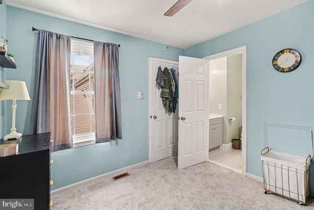 16 VILLAGE DR, Schwenksville, PA 19473