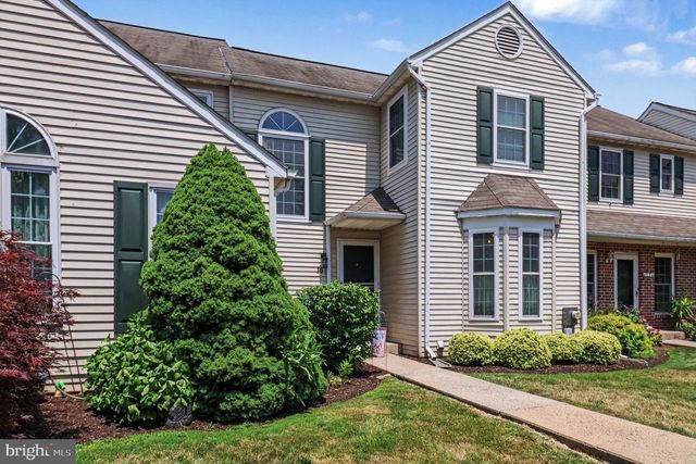 16 VILLAGE DR, Schwenksville, PA 19473