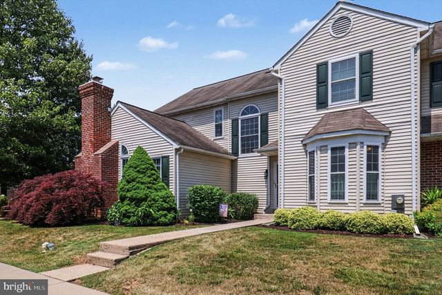 16 VILLAGE DR, Schwenksville, PA 19473