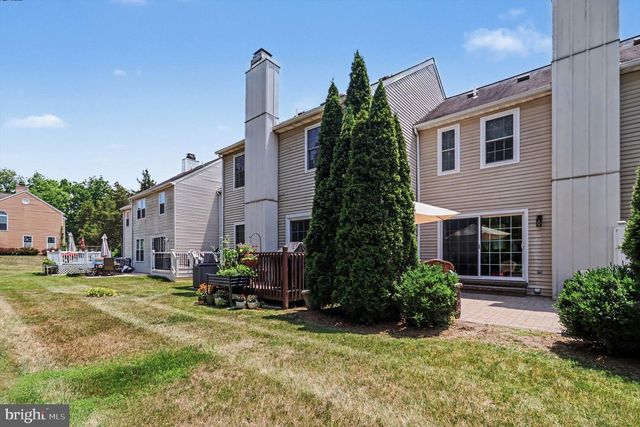 16 VILLAGE DR, Schwenksville, PA 19473