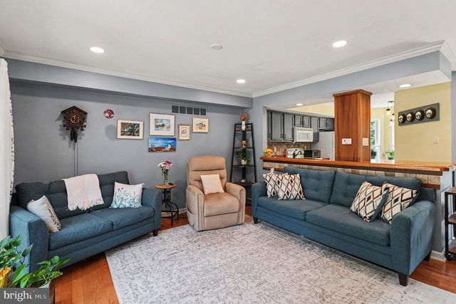 16 VILLAGE DR, Schwenksville, PA 19473