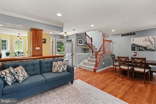 16 VILLAGE DR, Schwenksville, PA 19473