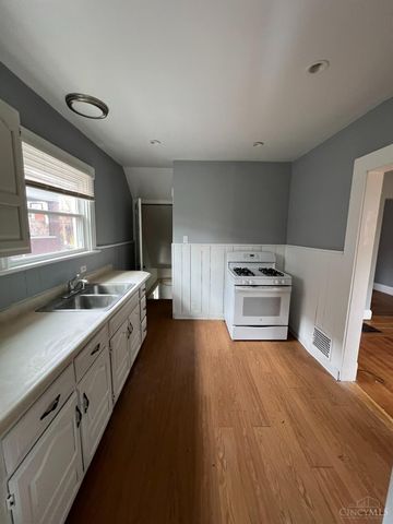 451 Lloyd Place, Cincinnati, OH 45219