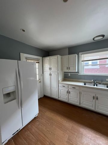 451 Lloyd Place, Cincinnati, OH 45219