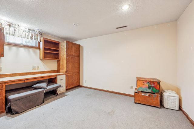 5301 Valley Road, Ames, IA 50014