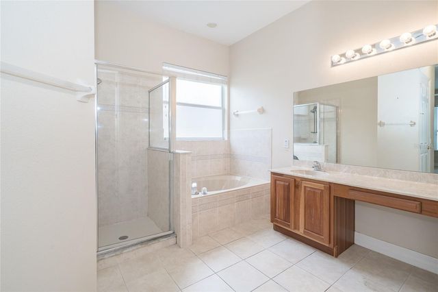 19027 DOVE CREEK DRIVE, Tampa, FL 33647