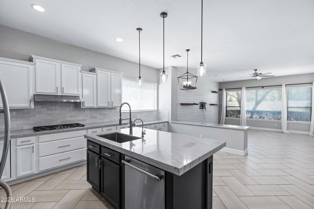 Image 12 of property listing at 4382 S WILDFLOWER Place, Chandler, AZ 85248