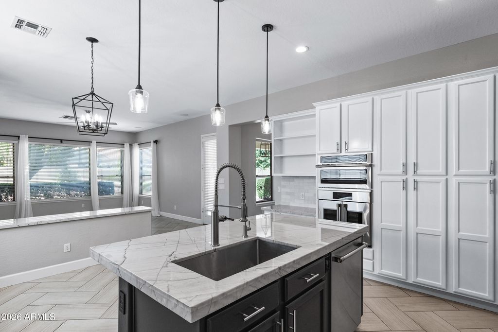 Image 15 of property listing at 4382 S WILDFLOWER Place, Chandler, AZ 85248