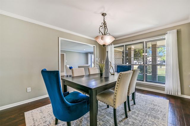 304 Chester Drive, Friendswood, TX 77546