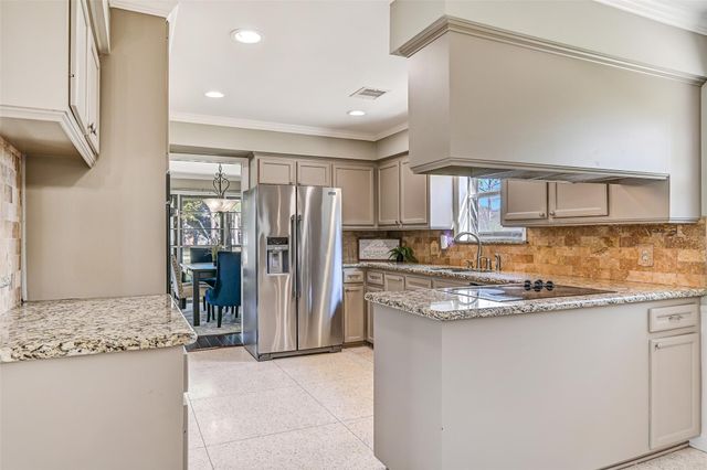 304 Chester Drive, Friendswood, TX 77546