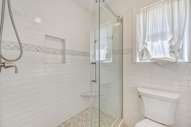 304 Chester Drive, Friendswood, TX 77546