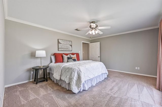 304 Chester Drive, Friendswood, TX 77546