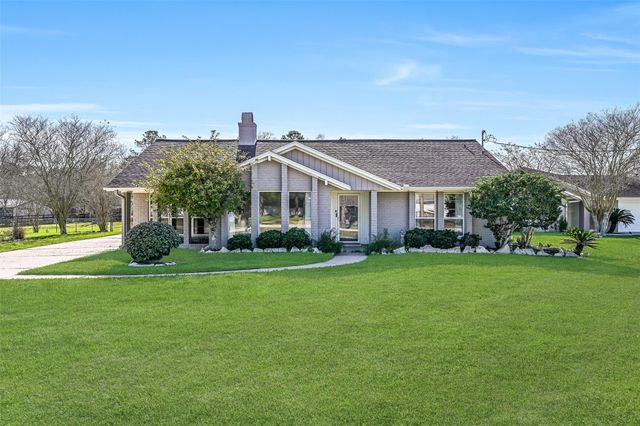 304 Chester Drive, Friendswood, TX 77546