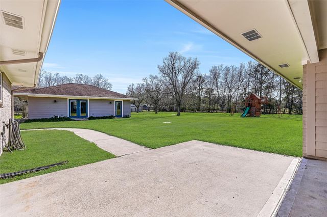 304 Chester Drive, Friendswood, TX 77546