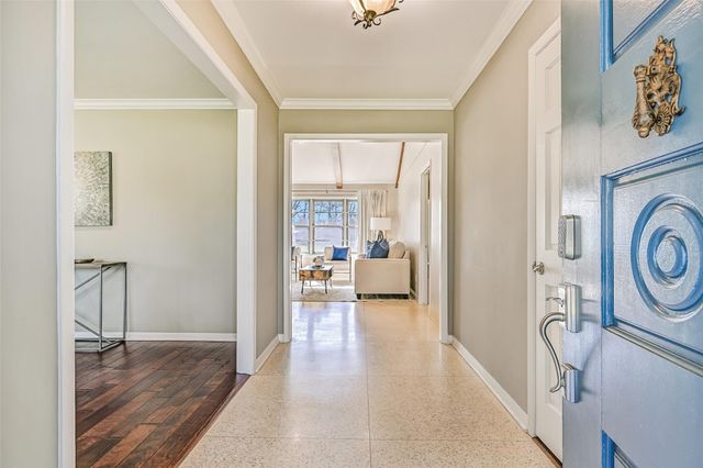 304 Chester Drive, Friendswood, TX 77546