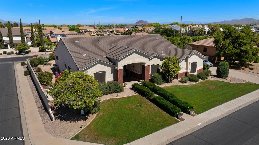 Image 3 of property listing at 3126 E GARY Street, Mesa, AZ 85213