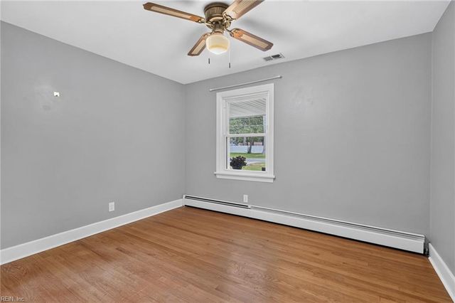 208 Woodford DR, Chesapeake, VA 23322