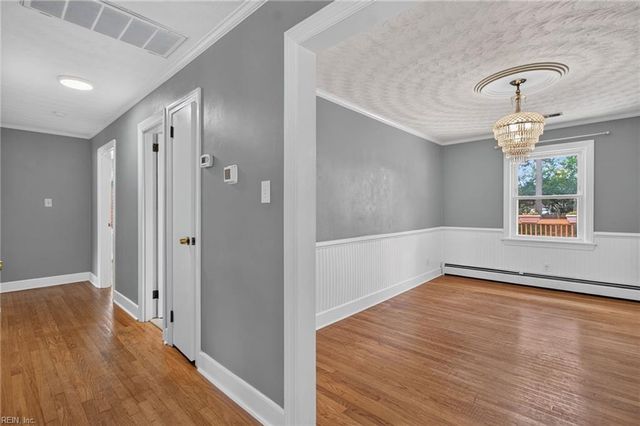 208 Woodford DR, Chesapeake, VA 23322