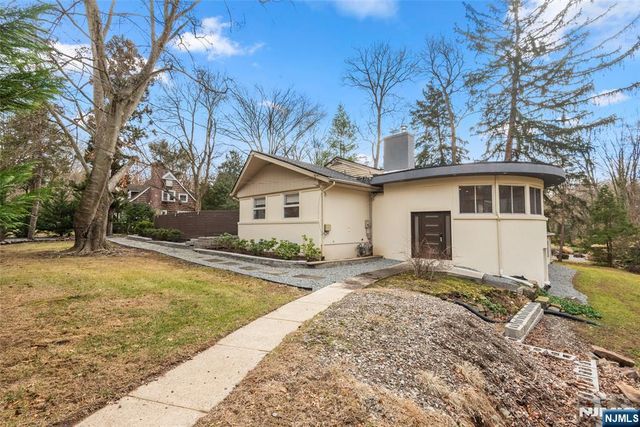 285 Hardenburgh Avenue, Demarest, NJ 07627
