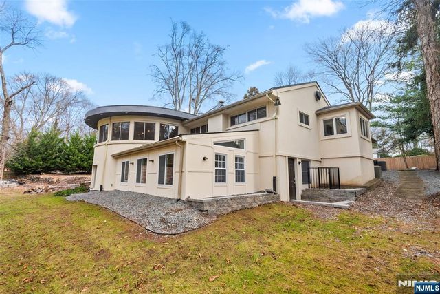 285 Hardenburgh Avenue, Demarest, NJ 07627