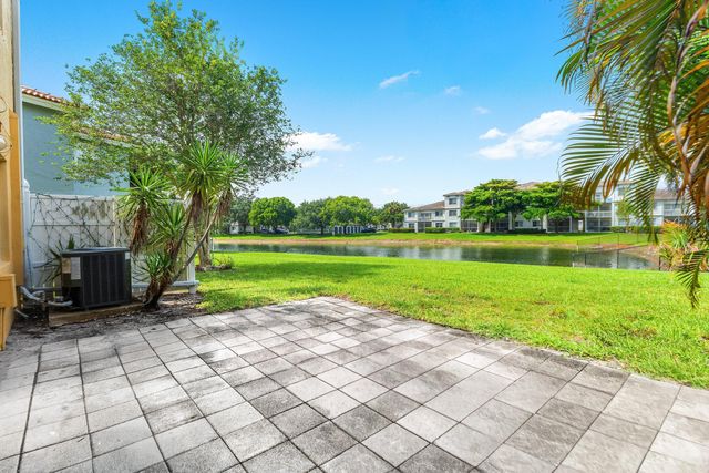 3260 Commodore Court, West Palm Beach, FL 33411