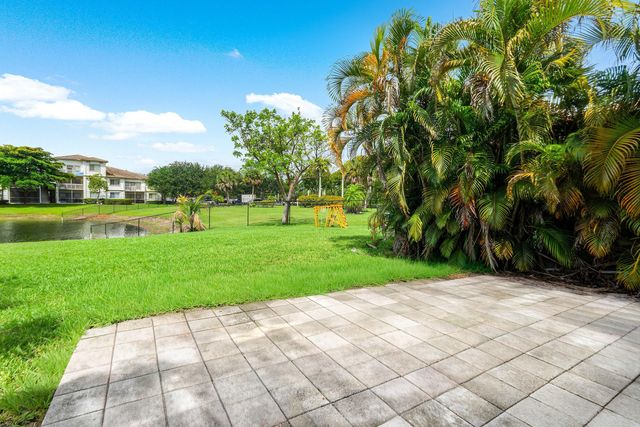 3260 Commodore Court, West Palm Beach, FL 33411