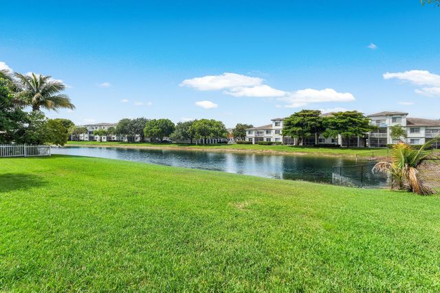 3260 Commodore Court, West Palm Beach, FL 33411