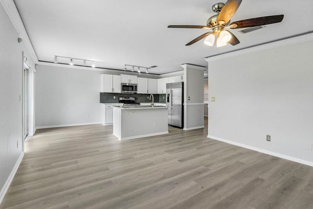 3260 Commodore Court, West Palm Beach, FL 33411