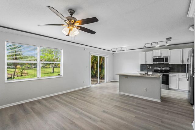 3260 Commodore Court, West Palm Beach, FL 33411