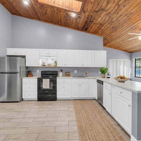 5701 NW 54th Way, Tamarac, FL 33319