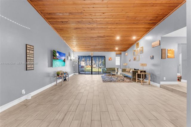 5701 NW 54th Way, Tamarac, FL 33319