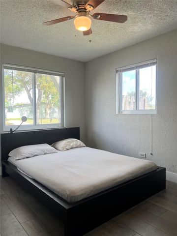 5720 SW 37th Court, Davie, FL 33314