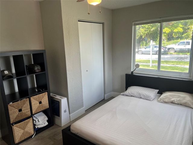 5720 SW 37th Court, Davie, FL 33314