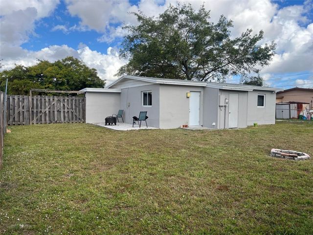 5720 SW 37th Court, Davie, FL 33314