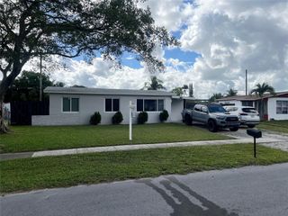 5720 SW 37th Court, Davie, FL 33314
