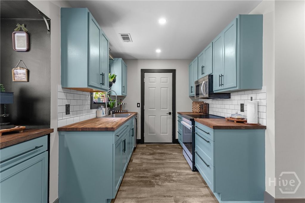 Image 19 of property listing at 100 Live Oak Circle, Rincon, GA 31326