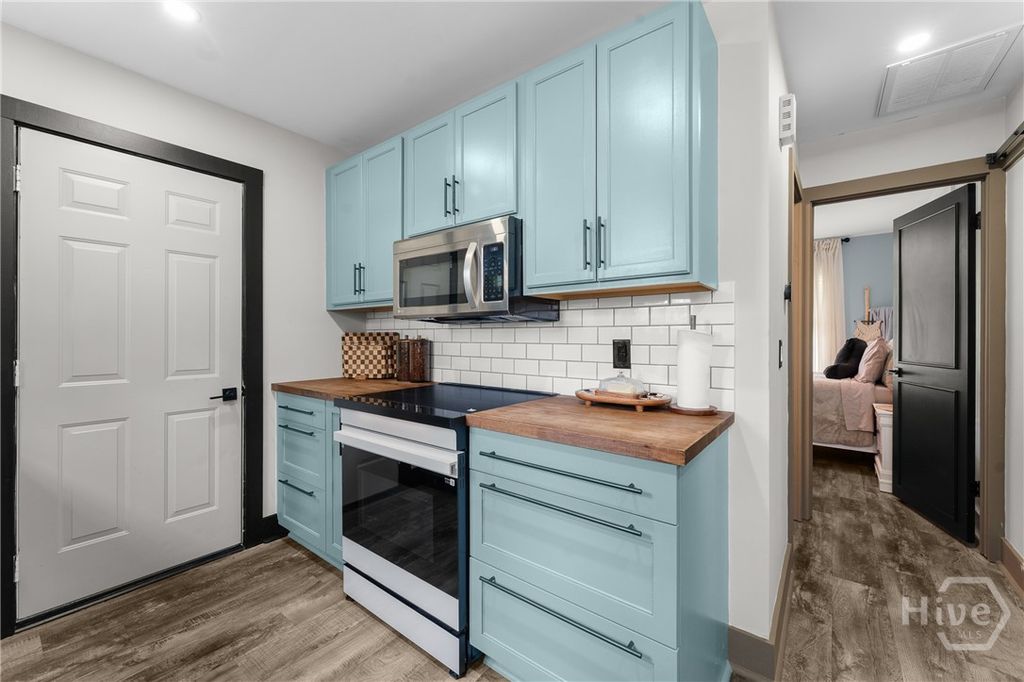 Image 20 of property listing at 100 Live Oak Circle, Rincon, GA 31326