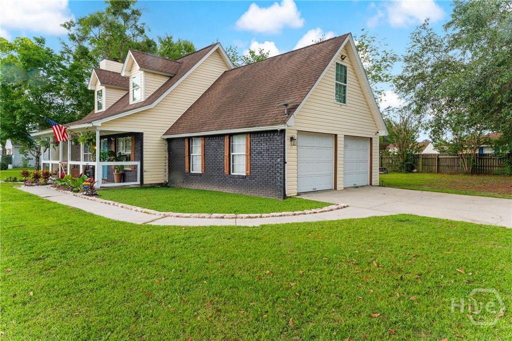 Image 6 of property listing at 100 Live Oak Circle, Rincon, GA 31326