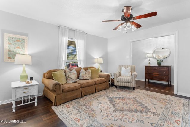 1209 Hammersmith Lane, Ocean Springs, MS 39564