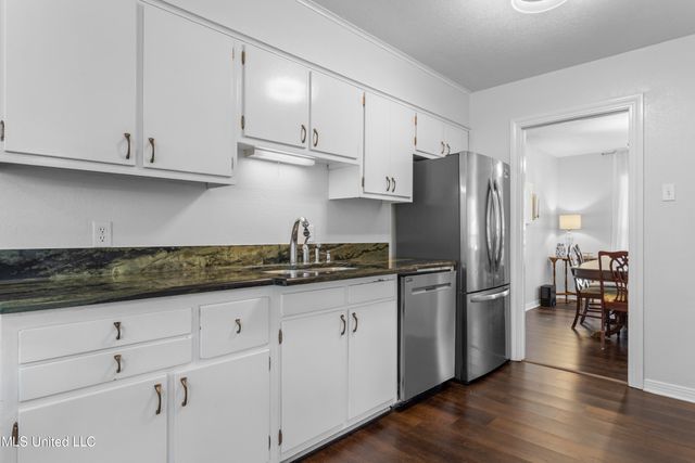 1209 Hammersmith Lane, Ocean Springs, MS 39564